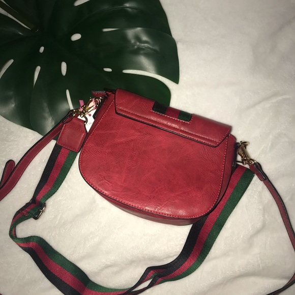 Red Purse ❤️💚❤️ - Picture 3 of 4